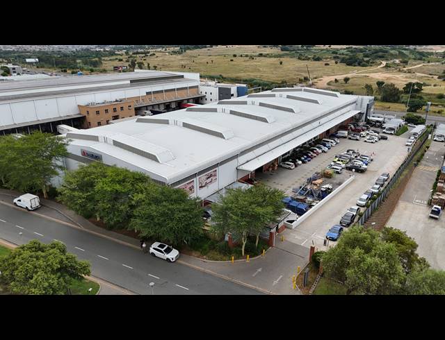 8,760M² WAREHOUSE TO LET IN LINBRO PARK